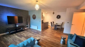 2 Bedroom Apt, with parking. Northern Quarter